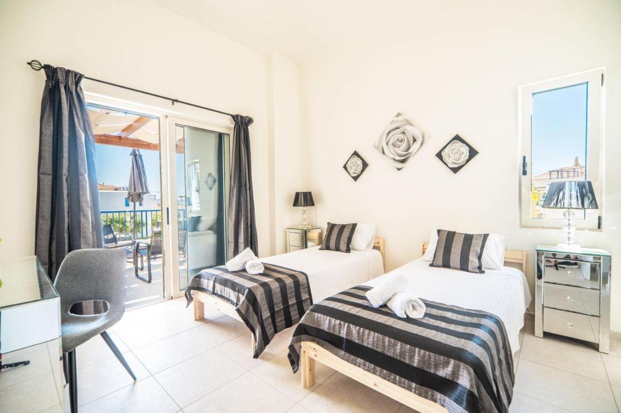 Villa Rodo Pirgos Psilonerou Exteriör bild