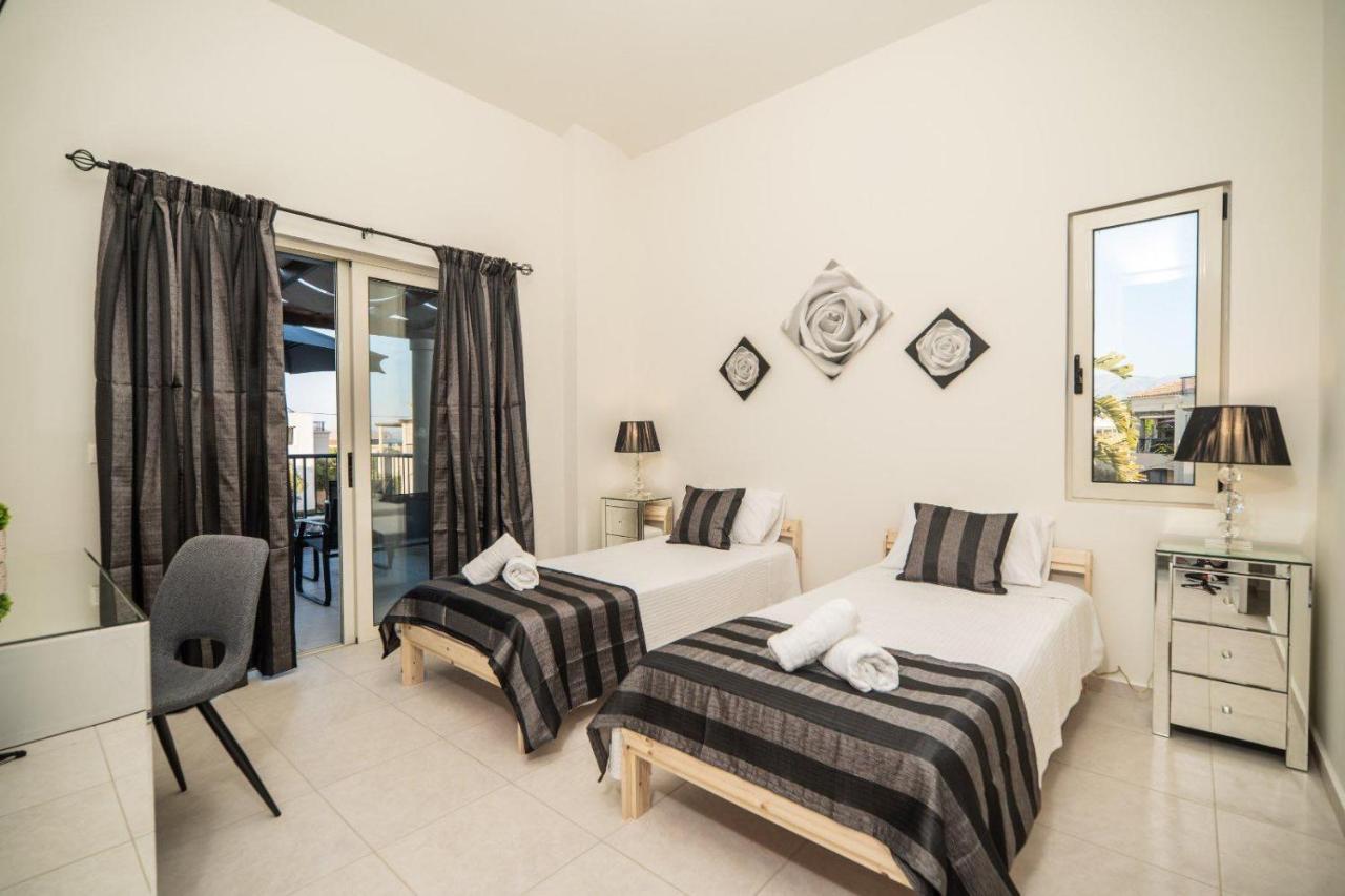 Villa Rodo Pirgos Psilonerou Exteriör bild