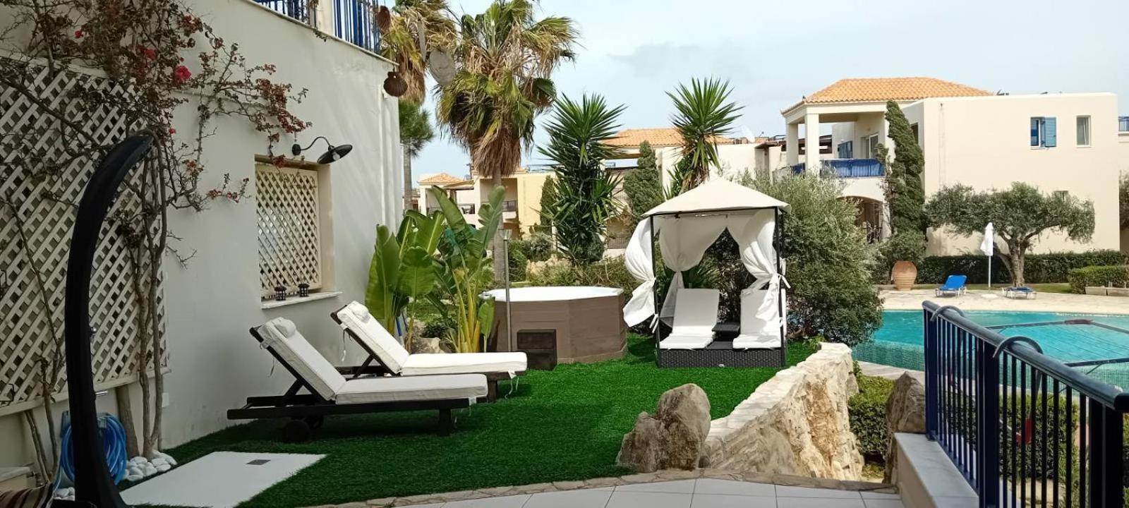 Villa Rodo Pirgos Psilonerou Exteriör bild